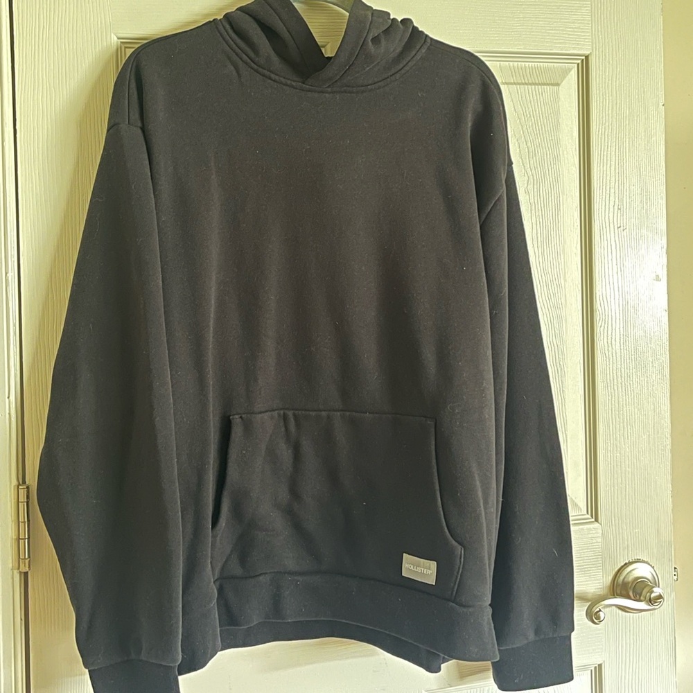 hollister men’s black sweatshirt/hoodie!